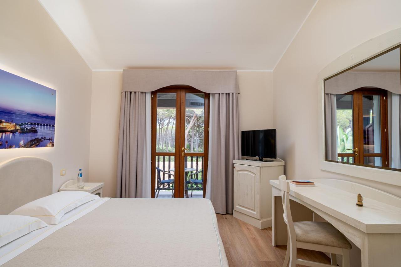 Hotel Punta Negra Fertilia Esterno foto